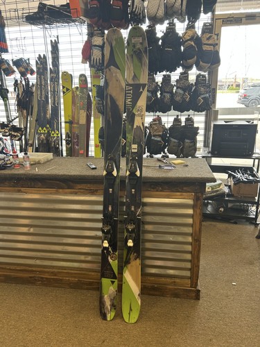 Used atomic automatic skis - atomic, +